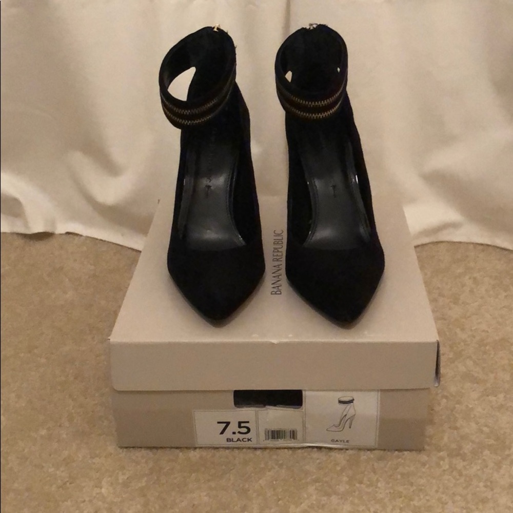 Banana republic pumps